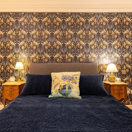 Large 4-bed 8-guests W Patio 1841 House Paddington 아파트 런던