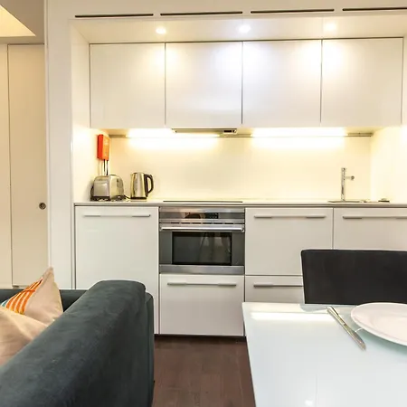 Apartment Modern 1br Flat, 2min Tube
