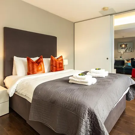 Modern 1br Flat, 2min Tube *