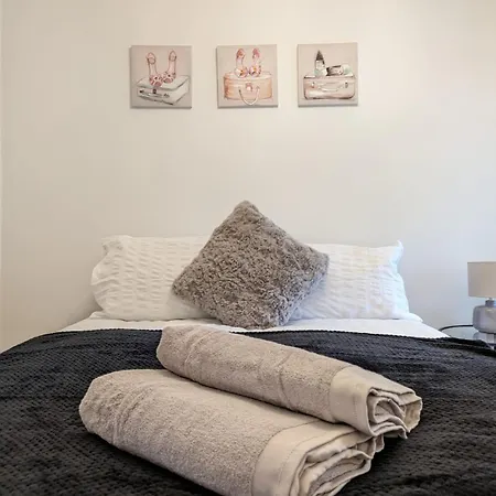 Bromley, Kent Stunning Apartment *