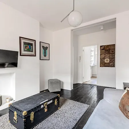 Covent Garden Gem - Charming 1 Bedroom Flat *