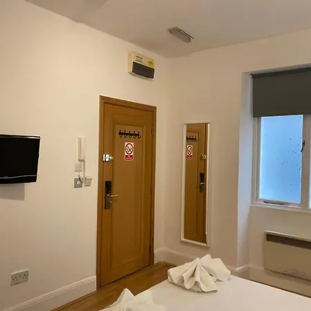 Inverness Terrace London
