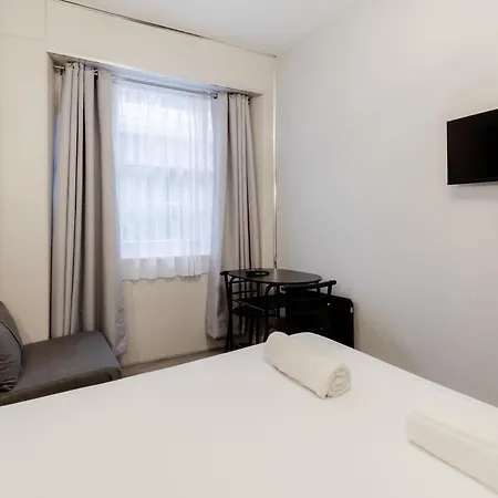 Inverness Terrace * London