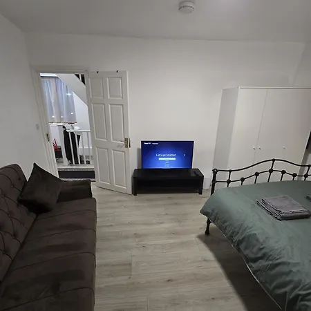 Apartment Cr0 Purley Way Serviced *