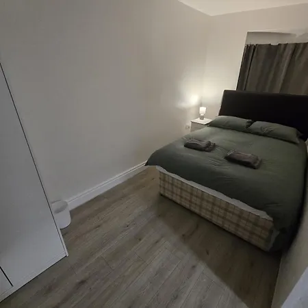 Apartment Cr0 Purley Way Serviced