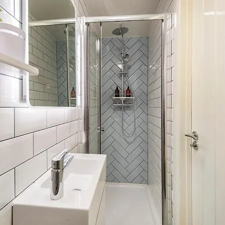 Guild 3 Bedrooms 3 Bathroom - Fast London Access Vakantiehuis
