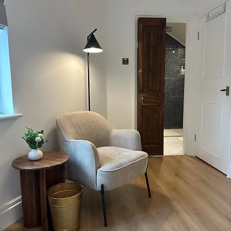 Entire Flat In The Diamond Of Battersea Appartement Londen
