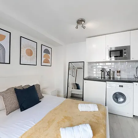 Cosy Farringdon Apartment London