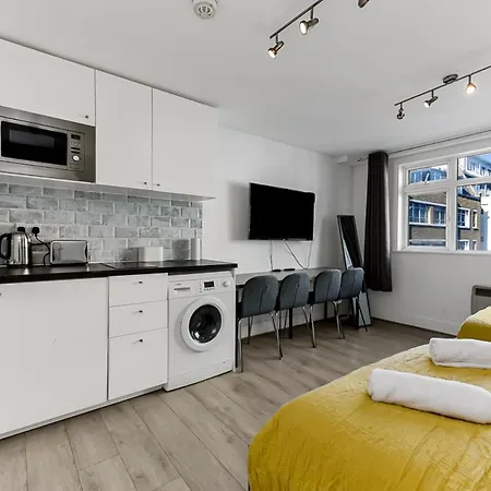Cosy Farringdon Apartment