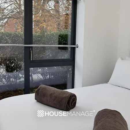 Holiday home Modern Beautiful 5 Bed -sleeps 13 - Free Parking Coulsdon