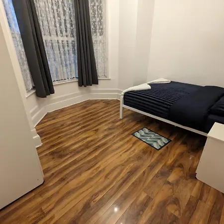 Ubytování v soukromí Rayan's Stratford Londýn