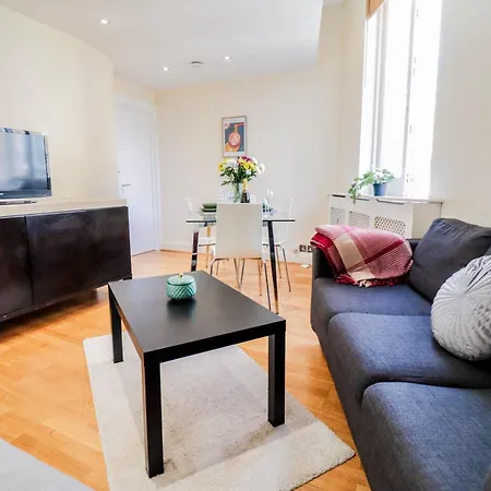 Spacious 4-bed In St.john's Wood * Londra