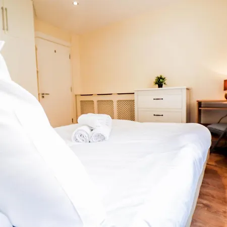 Spacious 4-bed In St.john's Wood Londra