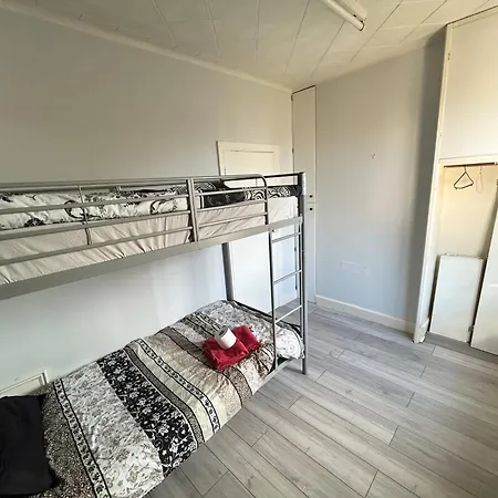 Guest house Double Bedroom Near Heathrow Airport & London Hayes (Greater London)