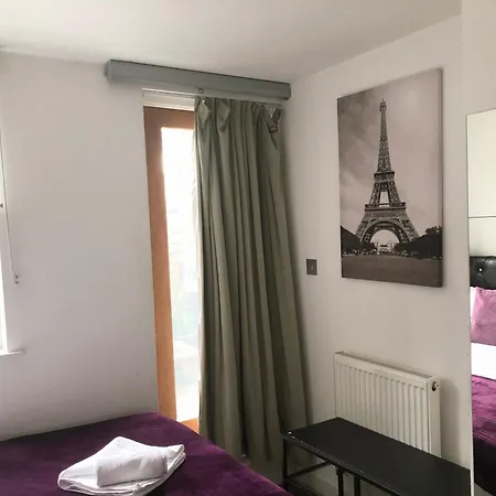 Euston Private Bedrooms 119a 1-4 *