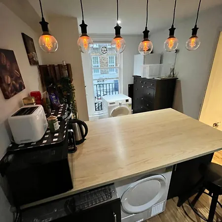 Euston Private Bedrooms 119a 1-4 Homestay London