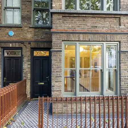 Entire Primrose Hill Townhouse - Modern Oasis #2 Holiday home London