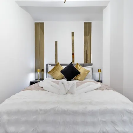 Billionaires 3 Bedroom Ultra Luxury Knightsbridge Hideaway By Harrods *