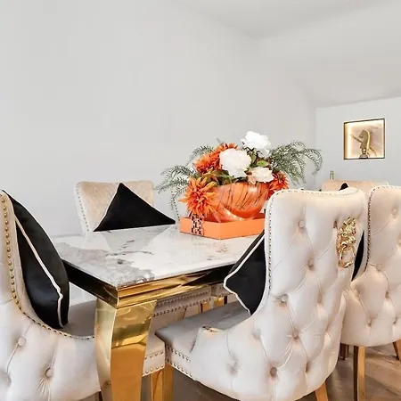 Billionaires 3 Bedroom Ultra Luxury Knightsbridge Hideaway By Harrods