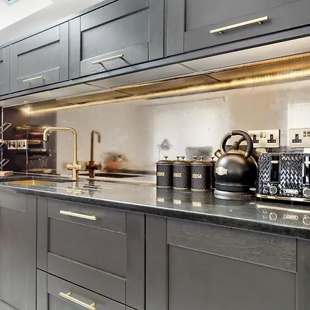 Billionaires 3 Bedroom Ultra Luxury Knightsbridge Hideaway By Harrods London