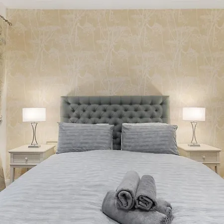 Trendy South Kensington Flat Near Museums & Tube Apartment London