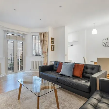 Trendy South Kensington Flat Near Museums & Tube London