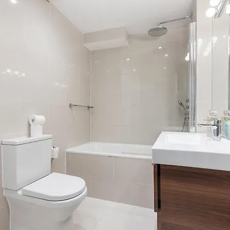 Trendy South Kensington Flat Near Museums & Tube