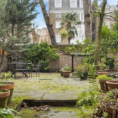 Trendy South Kensington Flat Near Museums & Tube Apartment