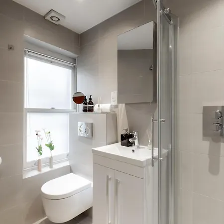 Architect's Sophisticated Private 3bed 3bath House Off Oxford St דירה לונדון