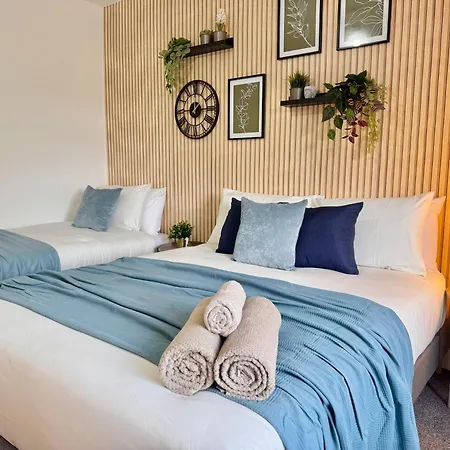 Apartment Convenient 2-bed 30min To *