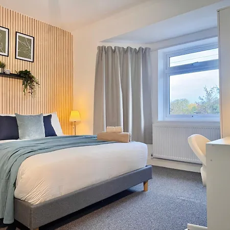 Convenient 2-bed 30min To
