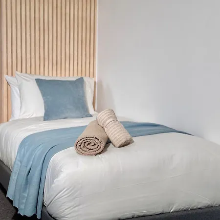 Convenient 2-bed 30min To