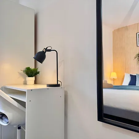 Convenient 2-bed 30min To London