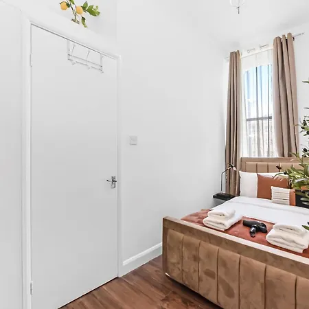 Prime Location In Camden 4 Mins To Kings Cross, 1 Mins To Euston * London