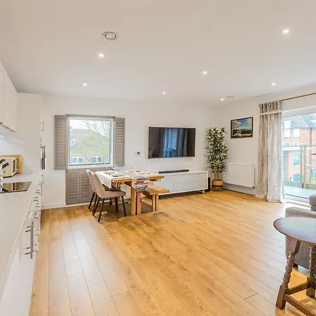 Spacious 2br With Balcony In Camberwell Appartement