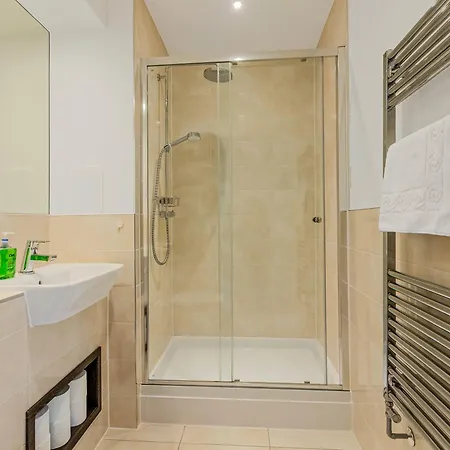 Appartement Spacious 2br With Balcony In Camberwell *