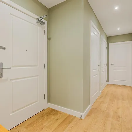 Spacious 2br With Balcony In Camberwell Londen