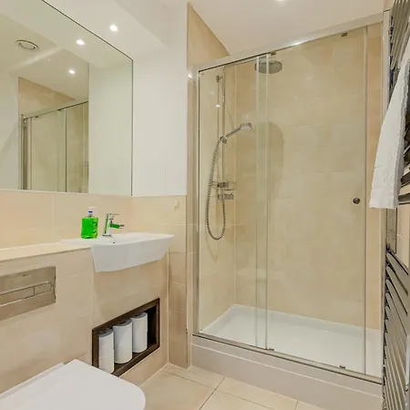 Spacious 2br With Balcony In Camberwell