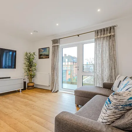 Spacious 2br With Balcony In Camberwell Appartement *
