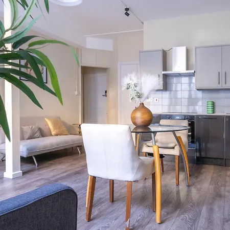 Apartment The Egerton - Luxury London