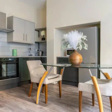 The Egerton - Luxury Apartment London