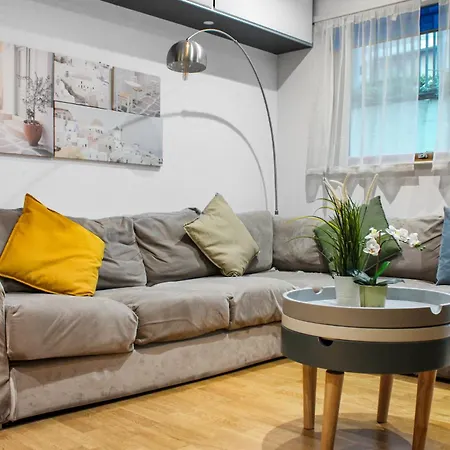 Walk To King's Hospital,private Terrace,828 Sq Ft,workspace Apartment London