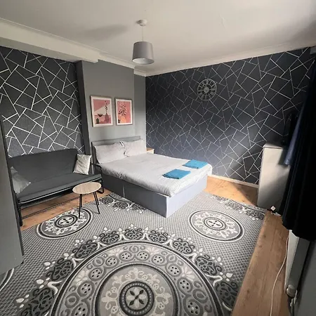 Colebert Avenue Homestay
