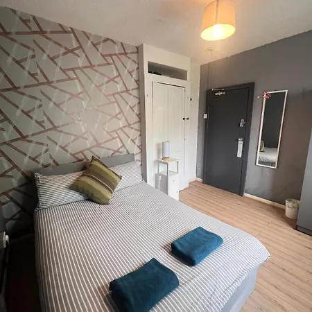 Colebert Avenue Homestay