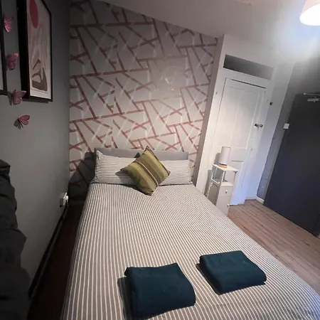 Colebert Avenue Homestay *