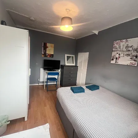 Colebert Avenue Homestay