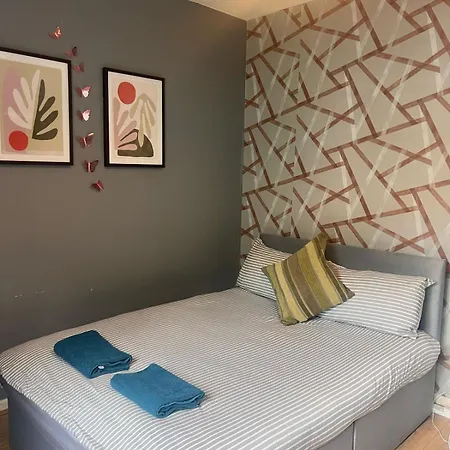 Homestay Colebert Avenue *