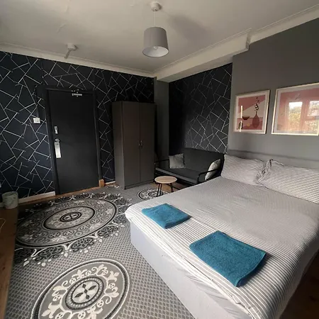 Colebert Avenue Homestay