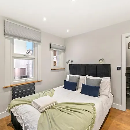 Apartment Stylish In Private Roof Terrace London
