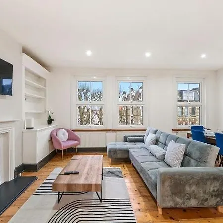 Stylish In Private Roof Terrace * London